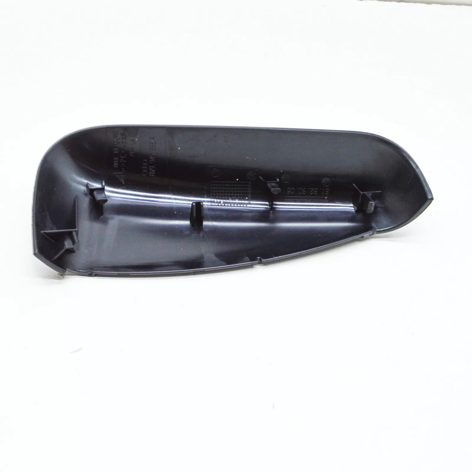 NEW AUDI A4 ALLROAD B9 REAR LEFT TAILLIGHT INNER TRIM BEZEL 8W9945255A ORIGINAL