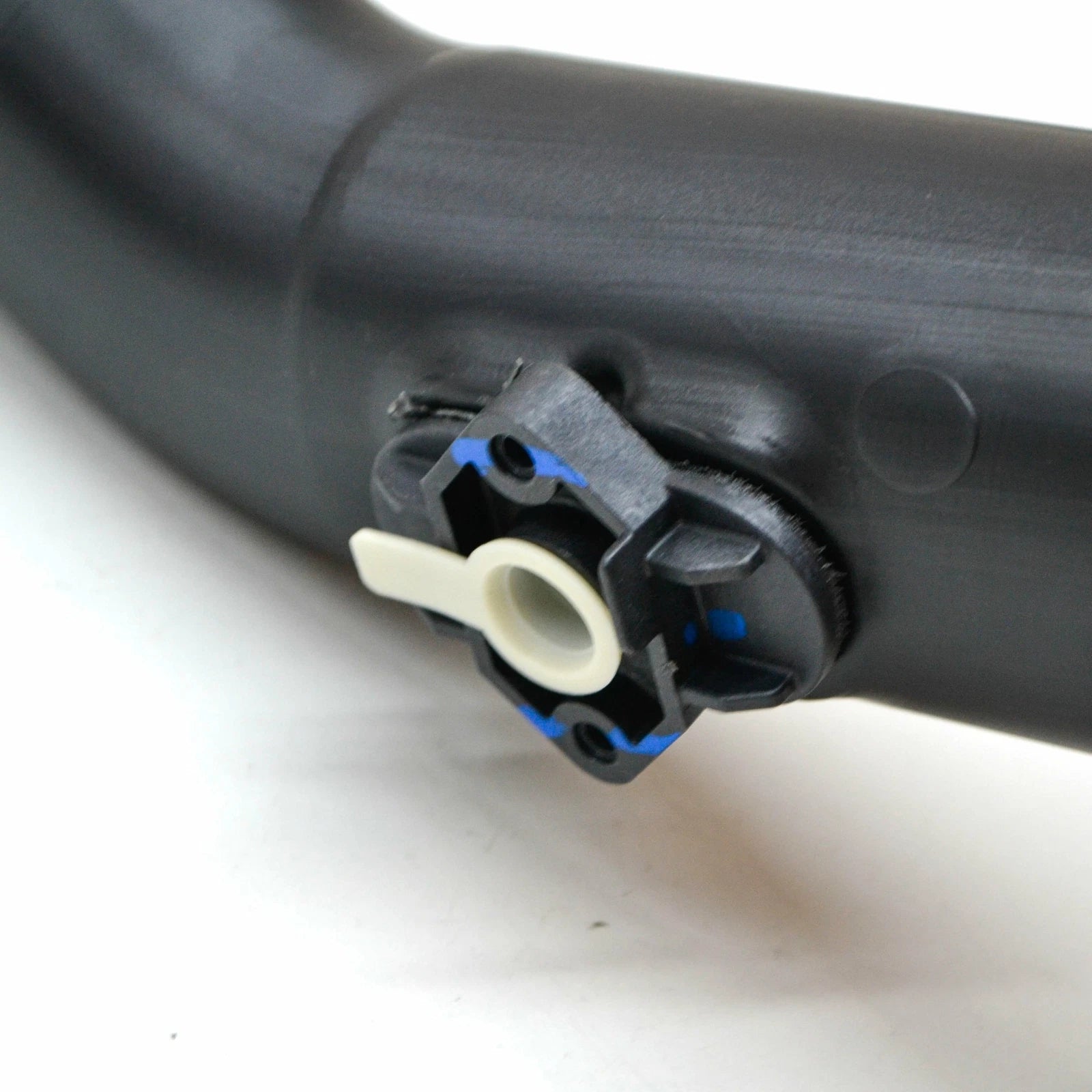 NEW AUDI Q5 80A LEFT SIDE INTERCOOLER TURBOCHARGER HOSE 80A145673P ORIGINAL