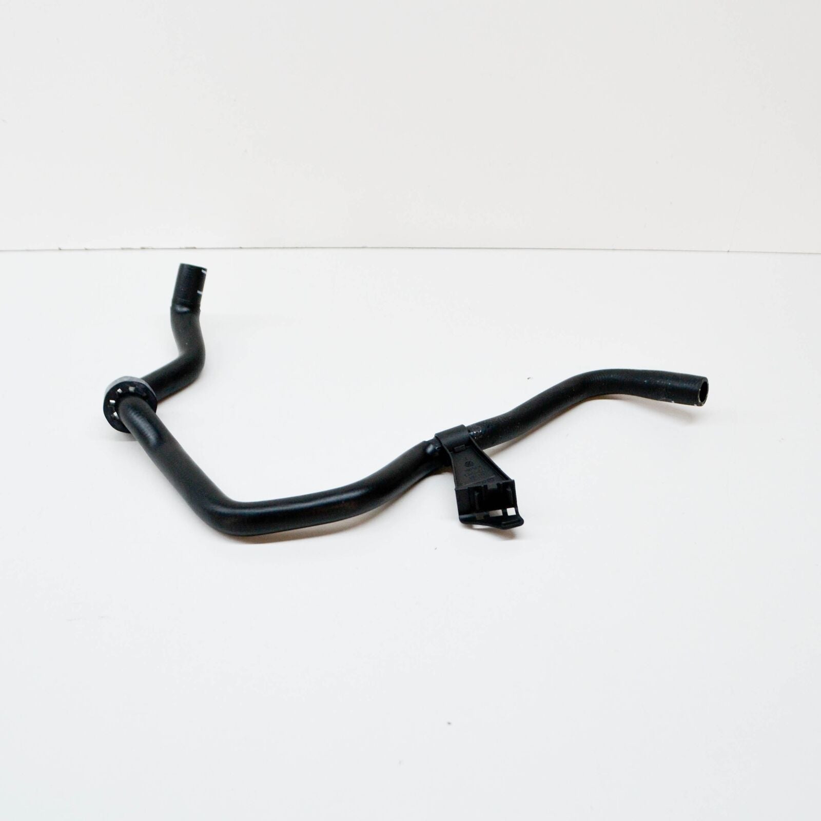 NEW AUDI A3 8P EXPANSION TANK LOWER HOSE 1K0122109CB ORIGINAL