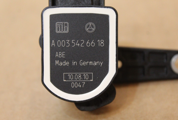 NEW MERCEDES-BENZ E CABRIO A207 REAR LH TURNING ANGLE SENSOR A0035426618