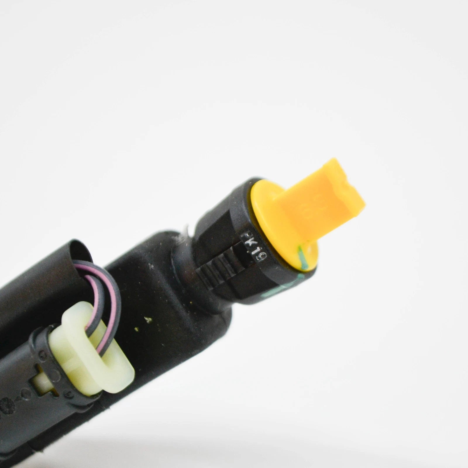 NEW MERCEDES BENZ GL X164 FUEL ADDITIVE RESERVOIR LINE A1644700224 ORIGINAL