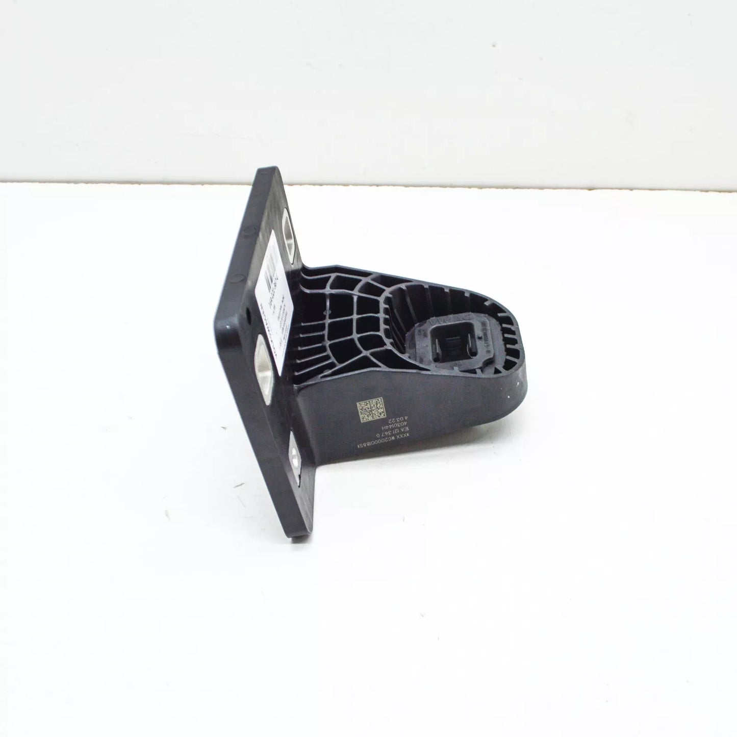NEW VOLKSWAGEN ID.4 E21 LEFT RADIATOR HOLDER BRACKET 1EA121367G