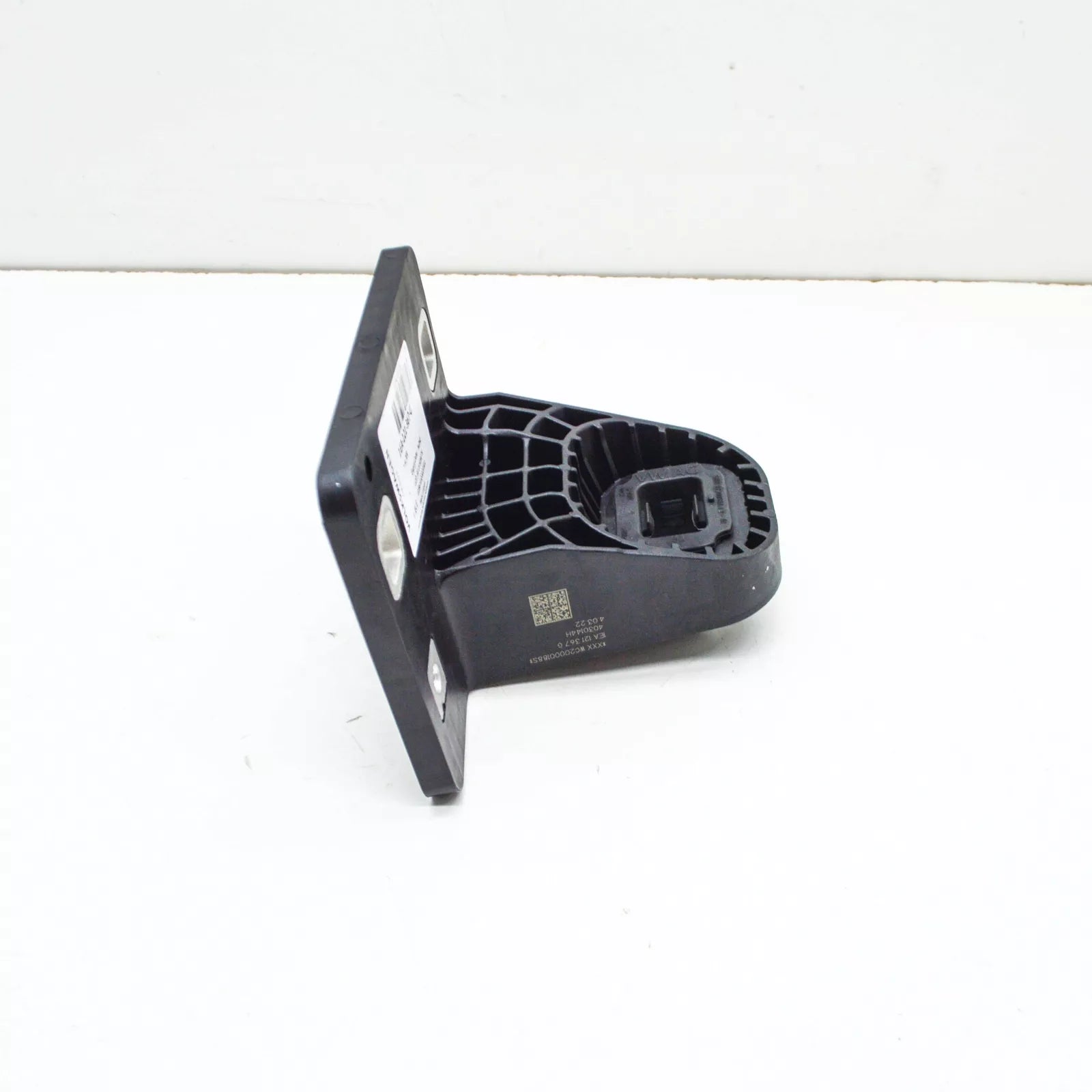 NEW VOLKSWAGEN ID.4 E21 LEFT RADIATOR HOLDER BRACKET 1EA121367G