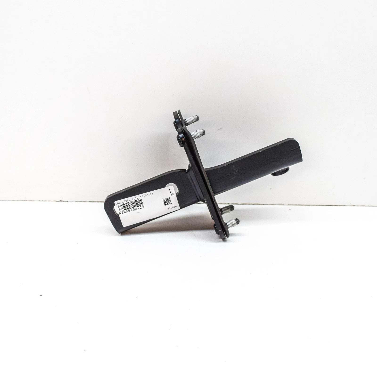 NEW MERCEDES-BENZ C W205 TRAILER COUPLING LEFT REINFORCEMENT A2056100125