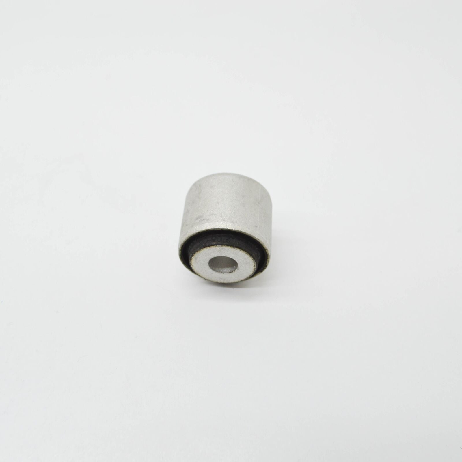 NEW MERCEDES-BENZ C W205 REAR CONTROL ARM BUSHING A2053520508 ORIGINAL