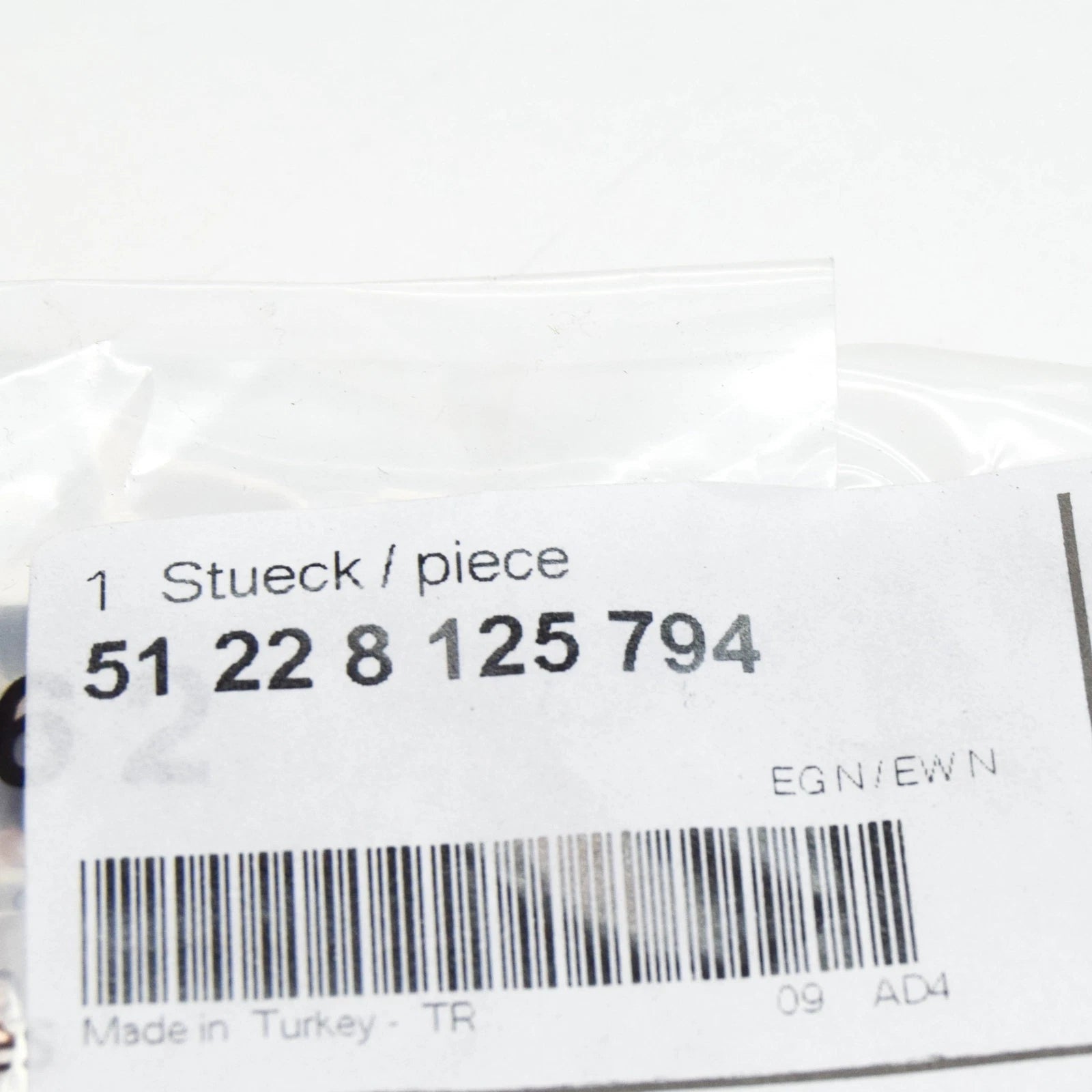 NEW BMW 7 E38 REAR DOOR RIGHT SEAL BETWEEN DOOR AND COLUMN 51228125794 ORIGINAL