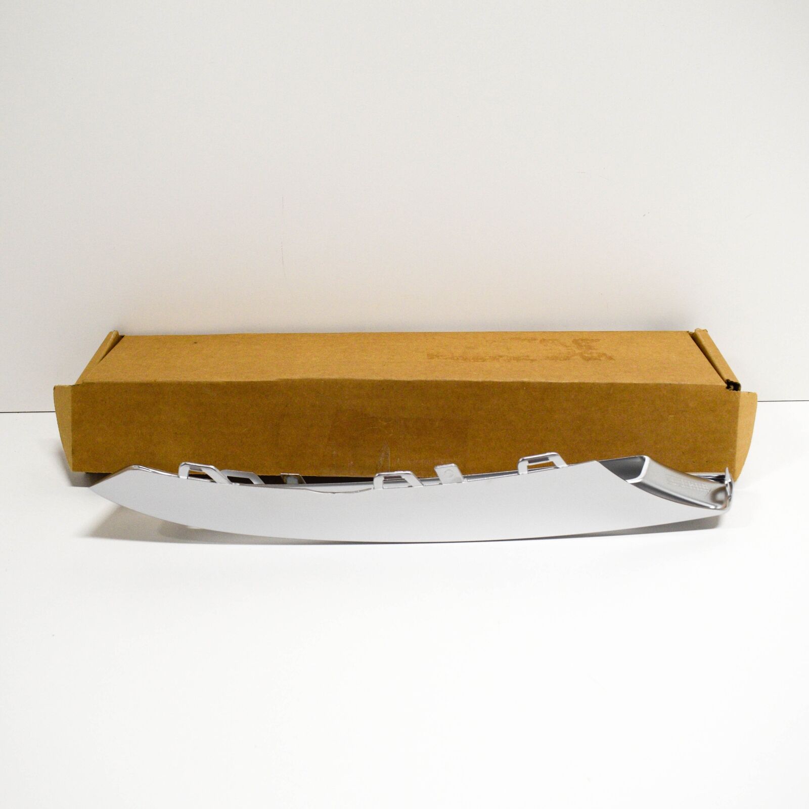 NEW MERCEDES BENZ M W166 FRONT BUMPER LEFT GRILLE BEZEL TRIM A1668852774