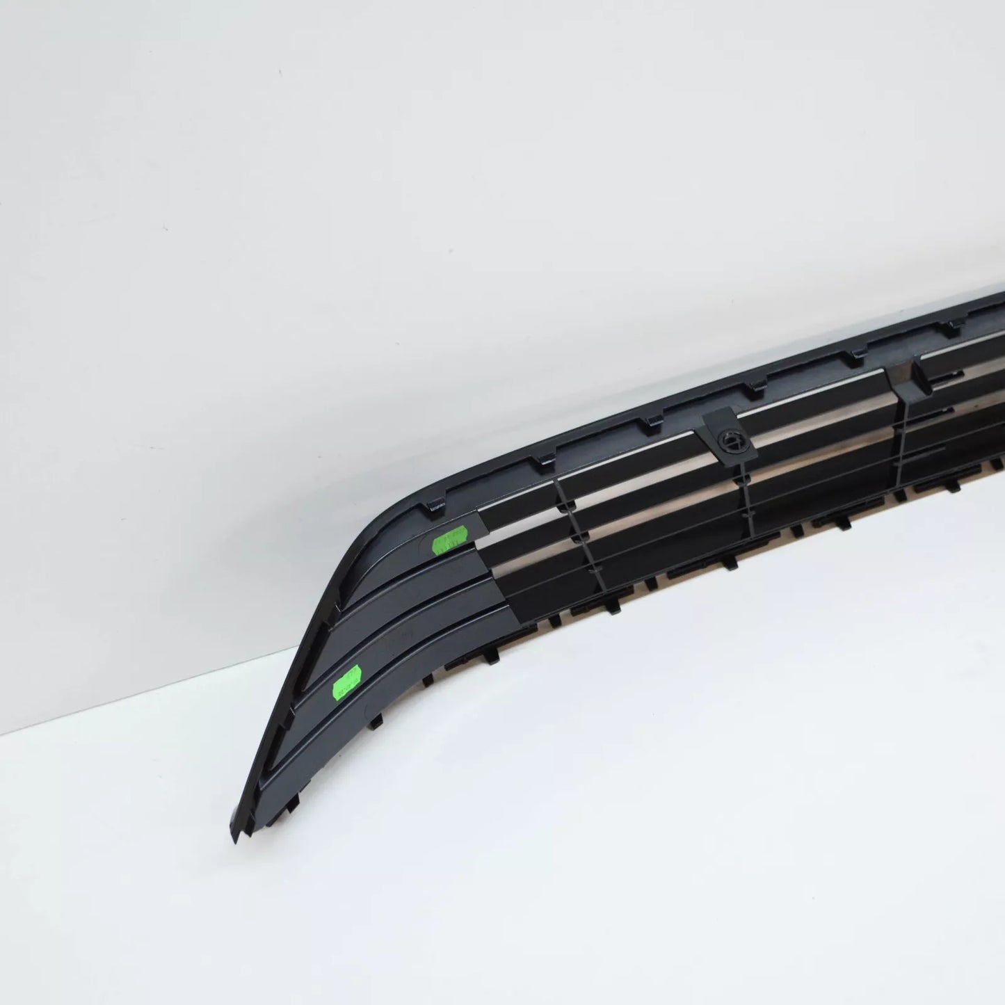 NEW VW PASSAT B8 3G FRONT LOWER VENT GRILLE 3G0853677B 041 3G0853677B041