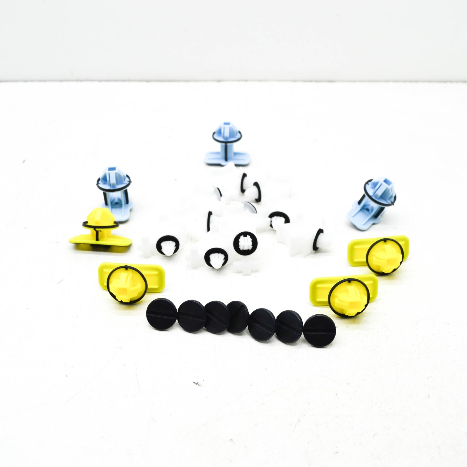 NEW AUDI A6 AVANT C8 SIDE MEMBER TRIM ATTACHMENT KIT 4K8898909 ORIGINAL