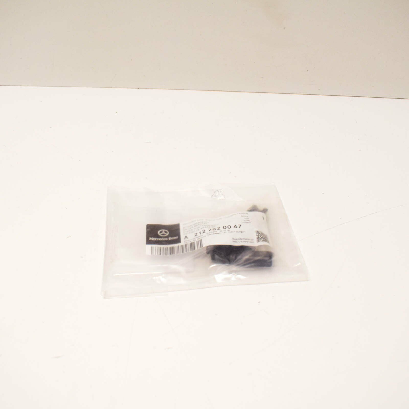 NEW MERCEDES BENZ E W212 SUNSHADE REAR BRACKET A2127820047 ORIGINAL