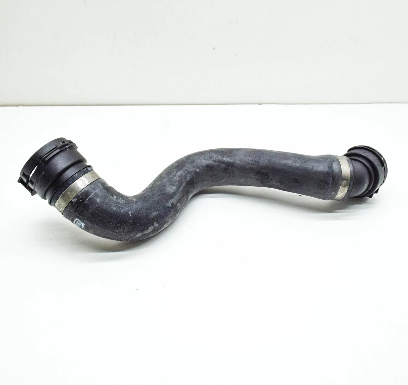 NEW BMW 5 G30 RIGHT WATER COOLANT RADIATOR HOSE 17128602669 ORIGINAL
