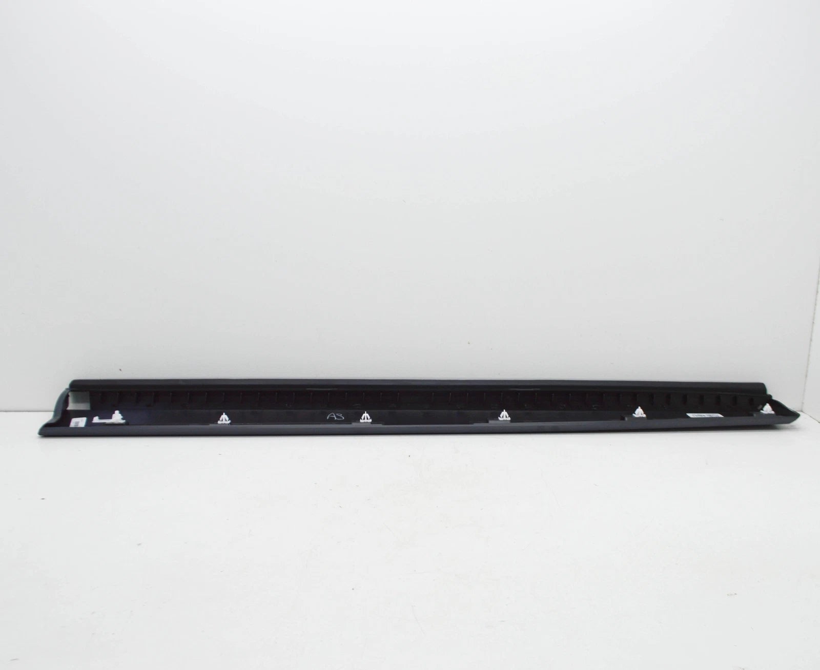 NEW BMW X3 F25 M FRONT RIGHT DOOR LOWER MOLDING 51138052082 ORIGINAL