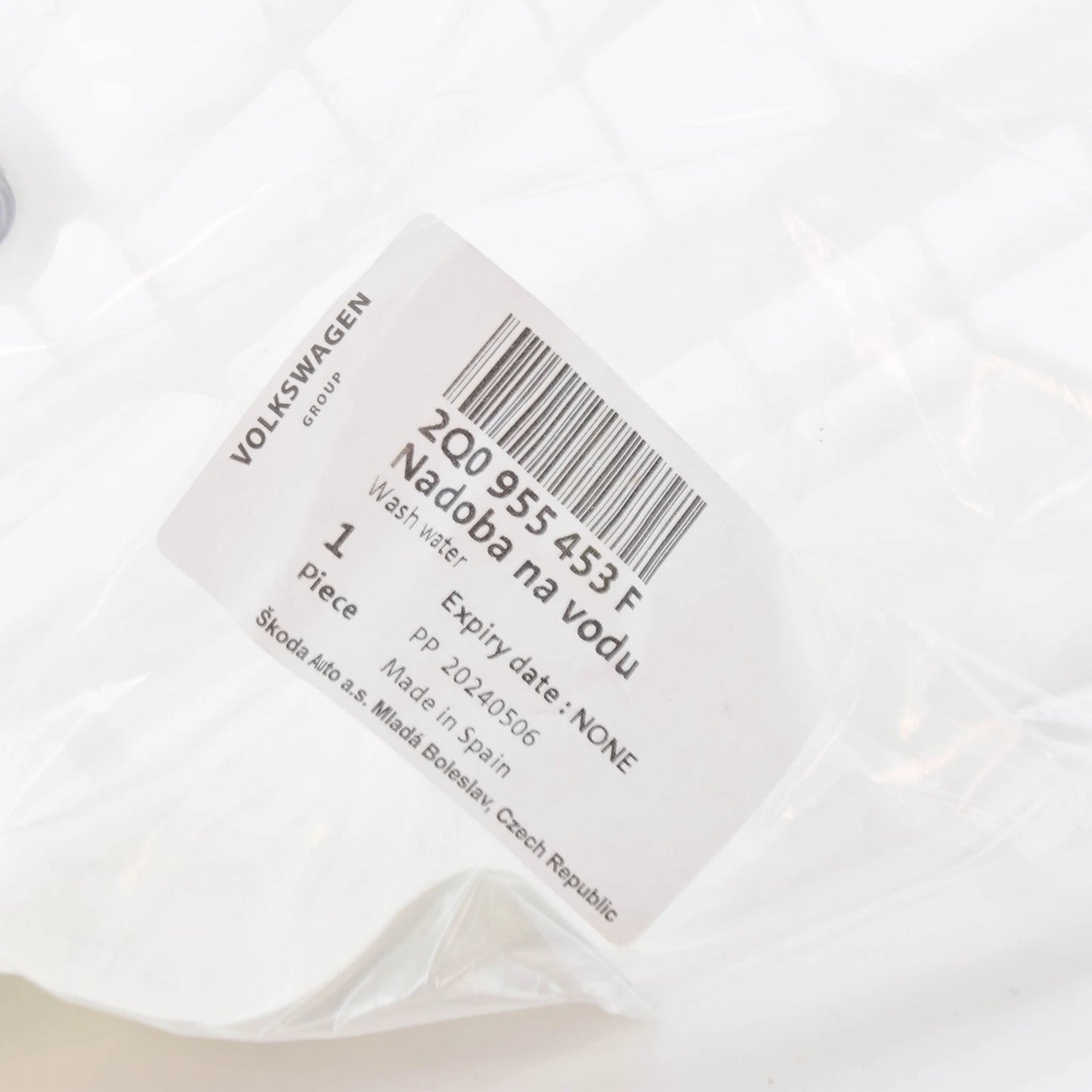 NEW AUDI A1 8X WINDSHIELD WASHER FLUID RESERVOIR 2Q0955453F ORIGINAL