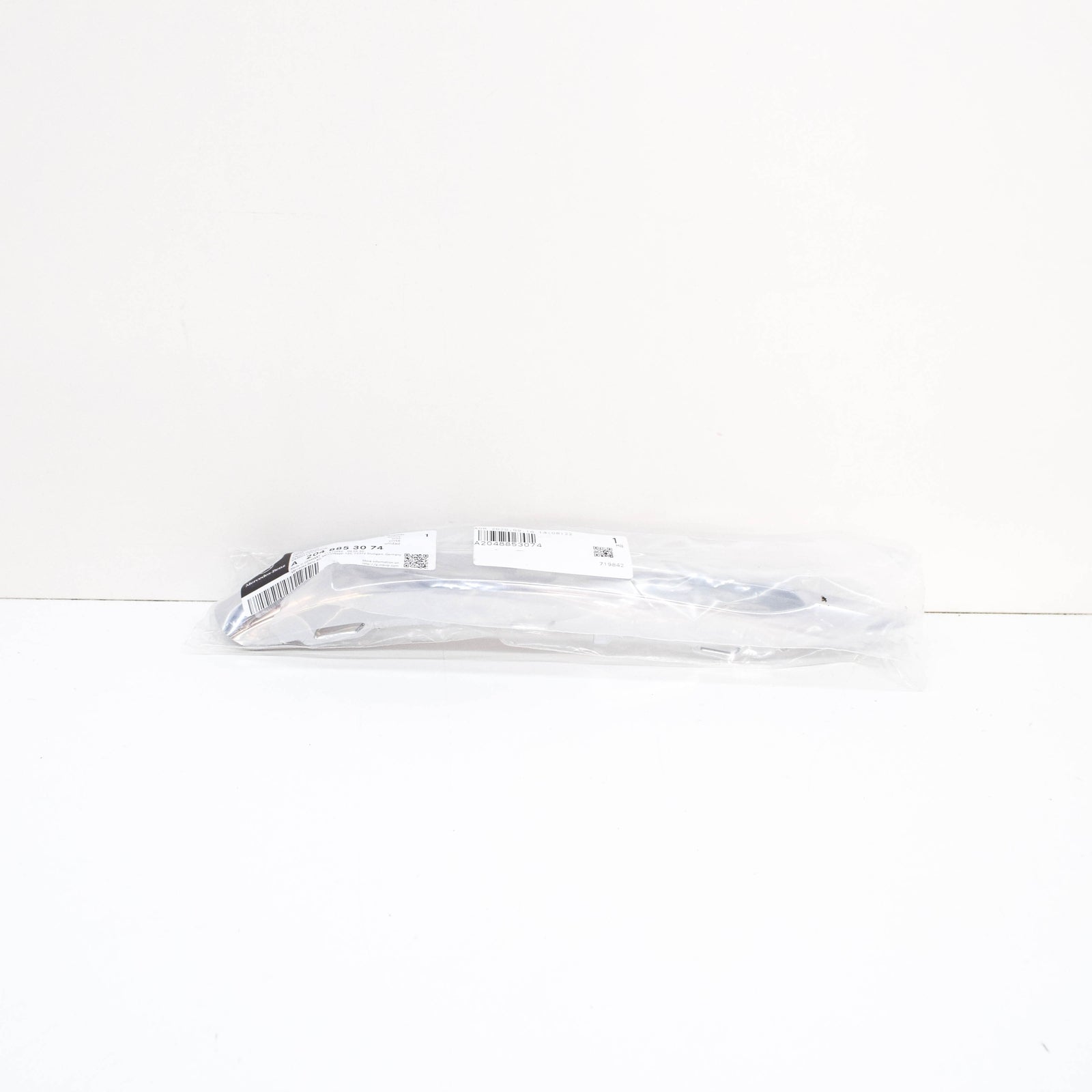 NEW MERCEDES-BENZ C-CLASS W204 FRONT RIGHT LIGHT DRL TRIM A2048853074 ORIGINAL