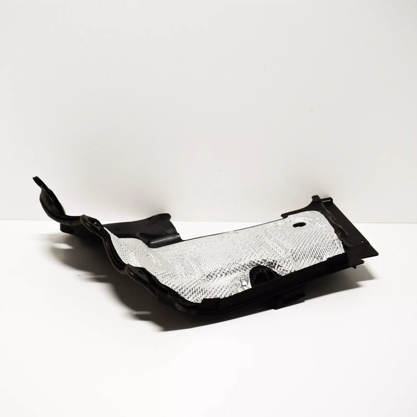 NEW MERCEDES BENZ C W205 FRONT RIGHT ENGINE PARTITION SHIELD A2056206001