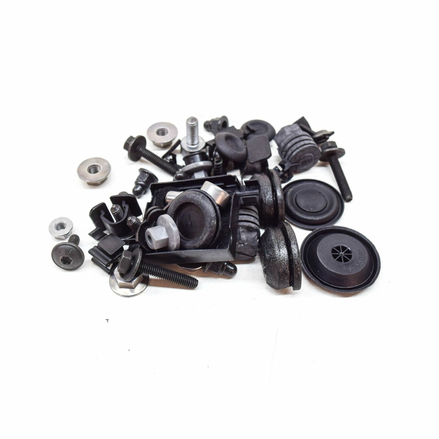 NEW AUDI A3 CABRIO 8V FRONT BONNET HOOD PANEL HARDWARE KIT 8V0098615 ORIGINAL