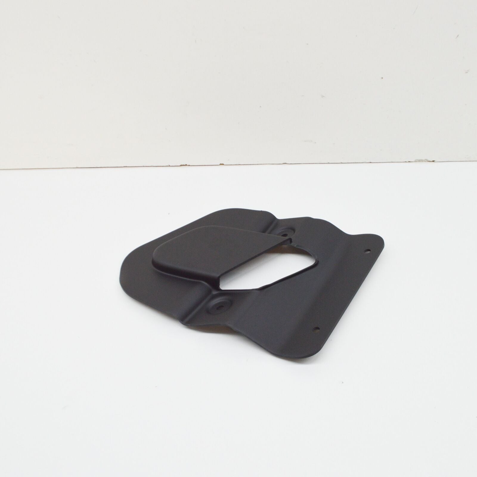 NEW MERCEDES-BENZ C W204 AMG ENGINE HOOD LEFT BRACKET A2048850041 ORIGINAL