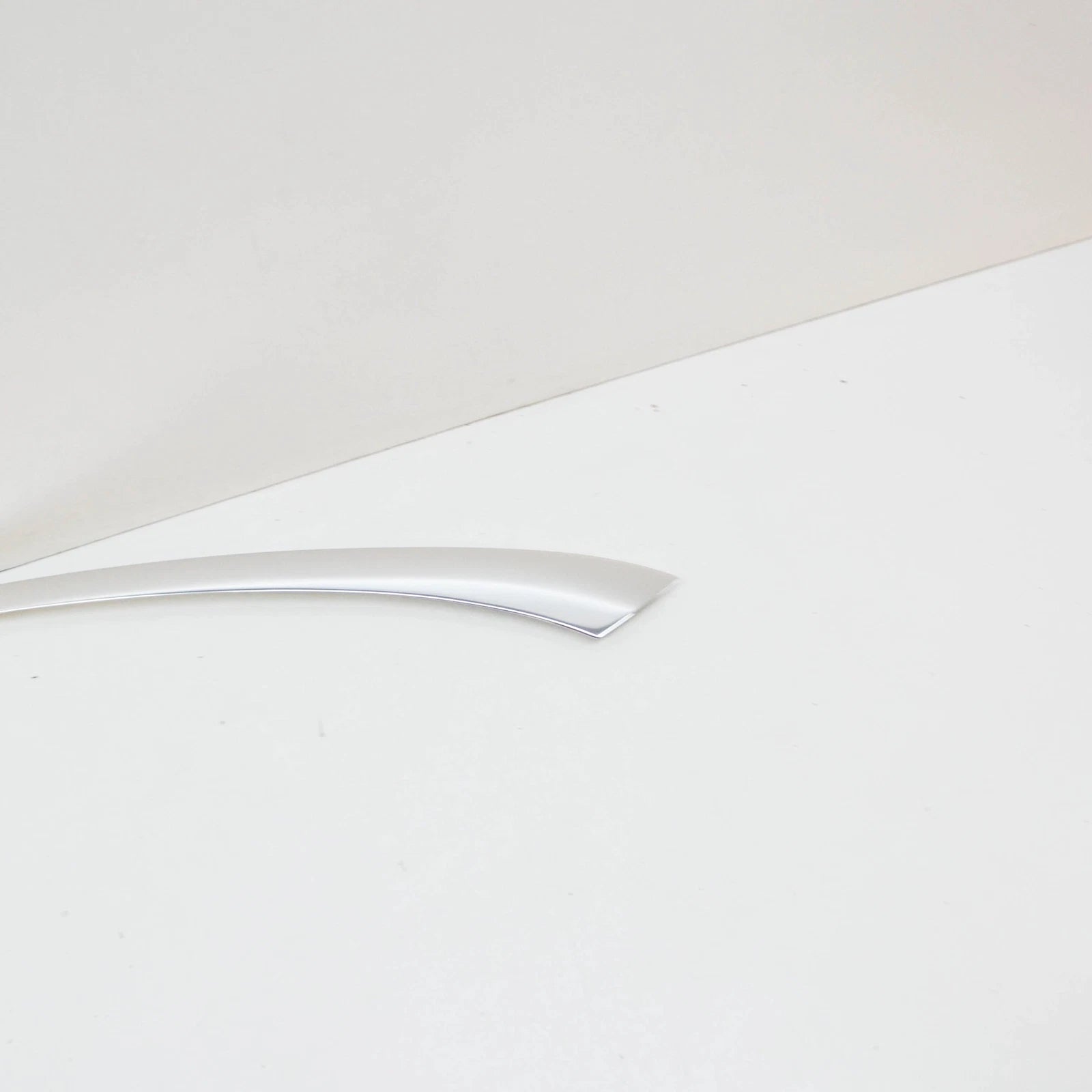 NEW MERCEDES-BENZ S W222 REAR LEFT DOOR WINDOW TRIM STRIP A2226989700 ORIGINAL