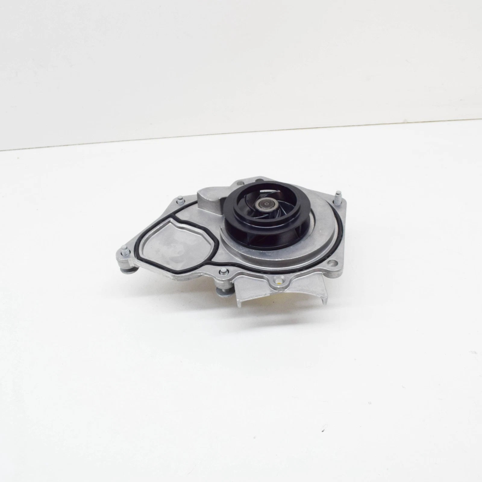 NEW AUDI Q2 COOLANT PUMP 06L121012L