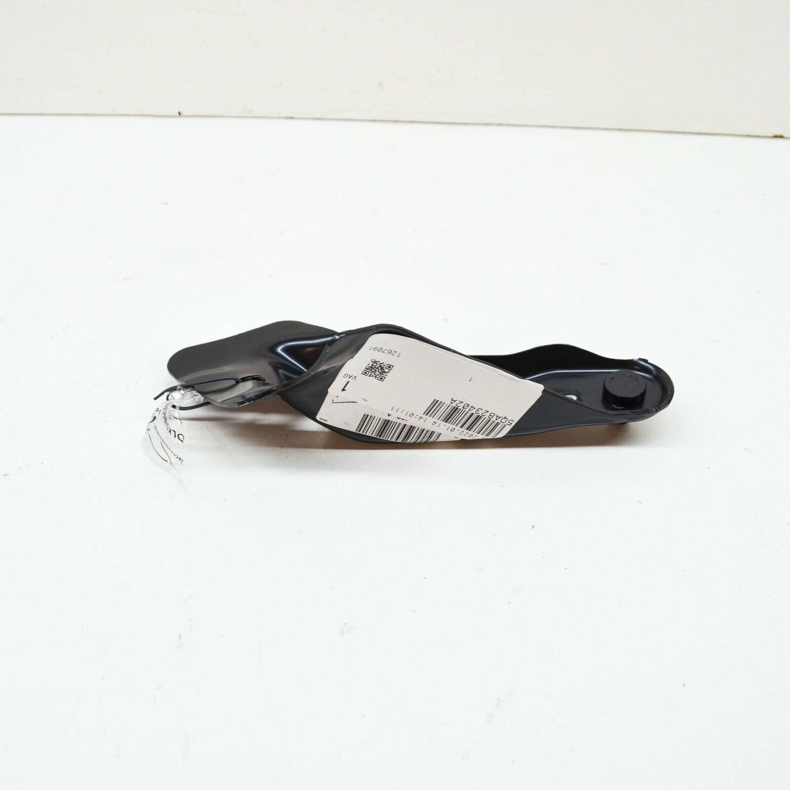 NEW VW TIGUAN AD RIGHT FILLED STRUT FENDER APRON BRACKET 5QA823402A ORIGINAL