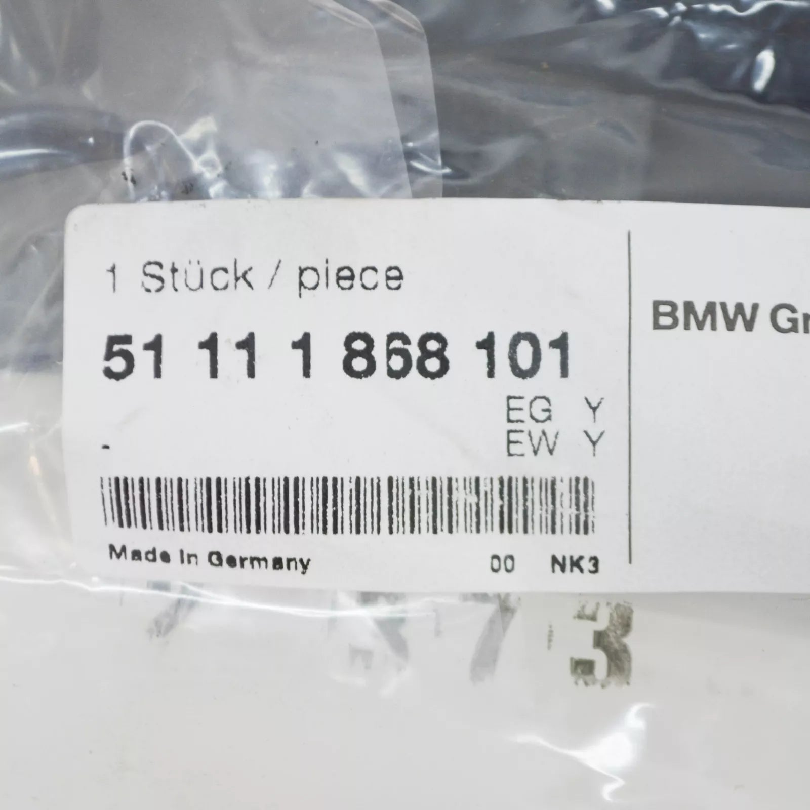 NEW BMW 5 E28 FRONT BUMPER LEFT RUBBER STRIP 51111868101 1868101 ORIGINAL