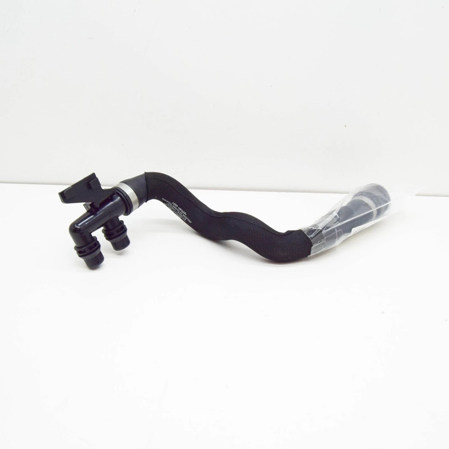 NEW MERCEDES-BENZ E W213 COOLANT HOSE PIPE A2135012501 ORIGINAL