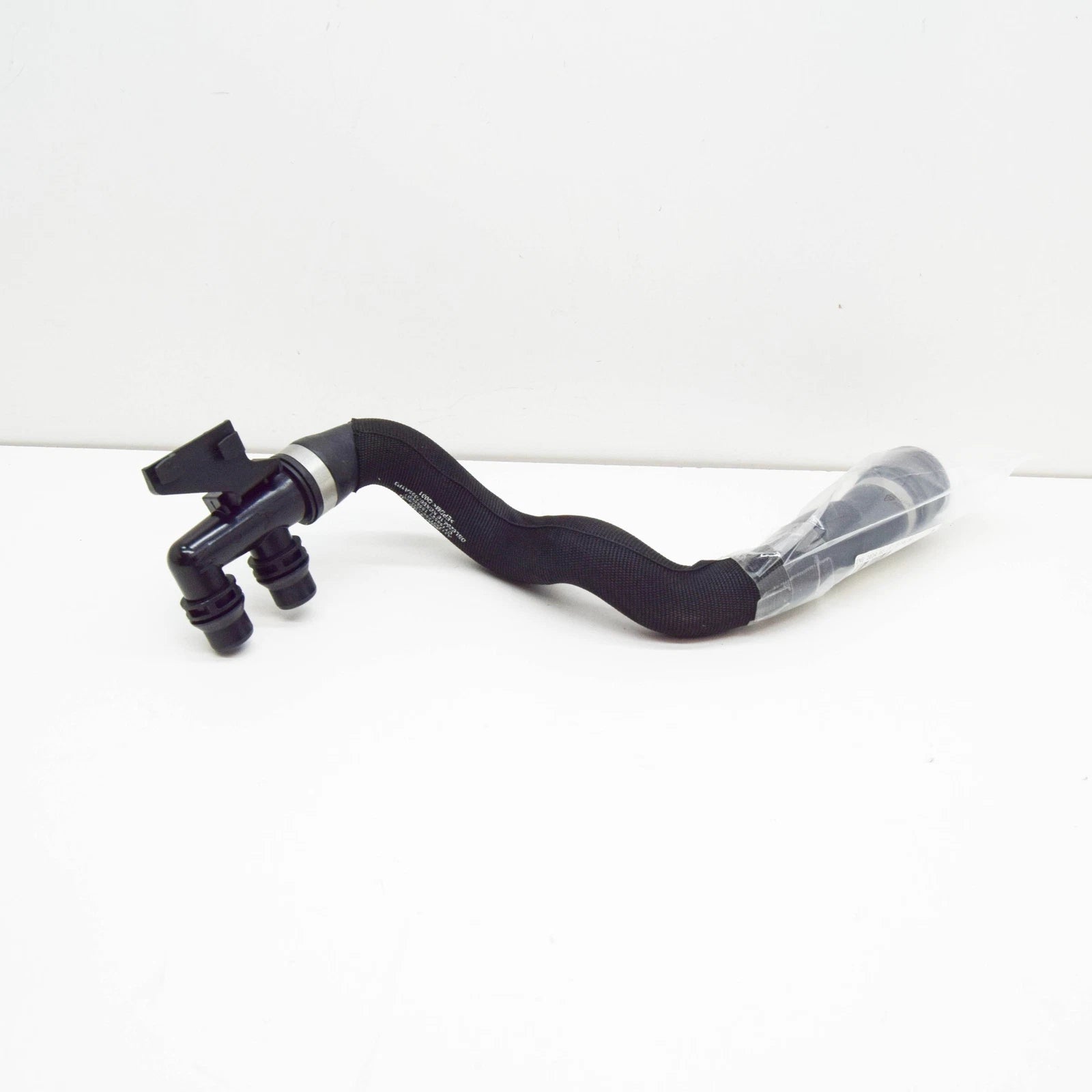 NEW MERCEDES-BENZ E W213 COOLANT HOSE PIPE A2135012501 ORIGINAL