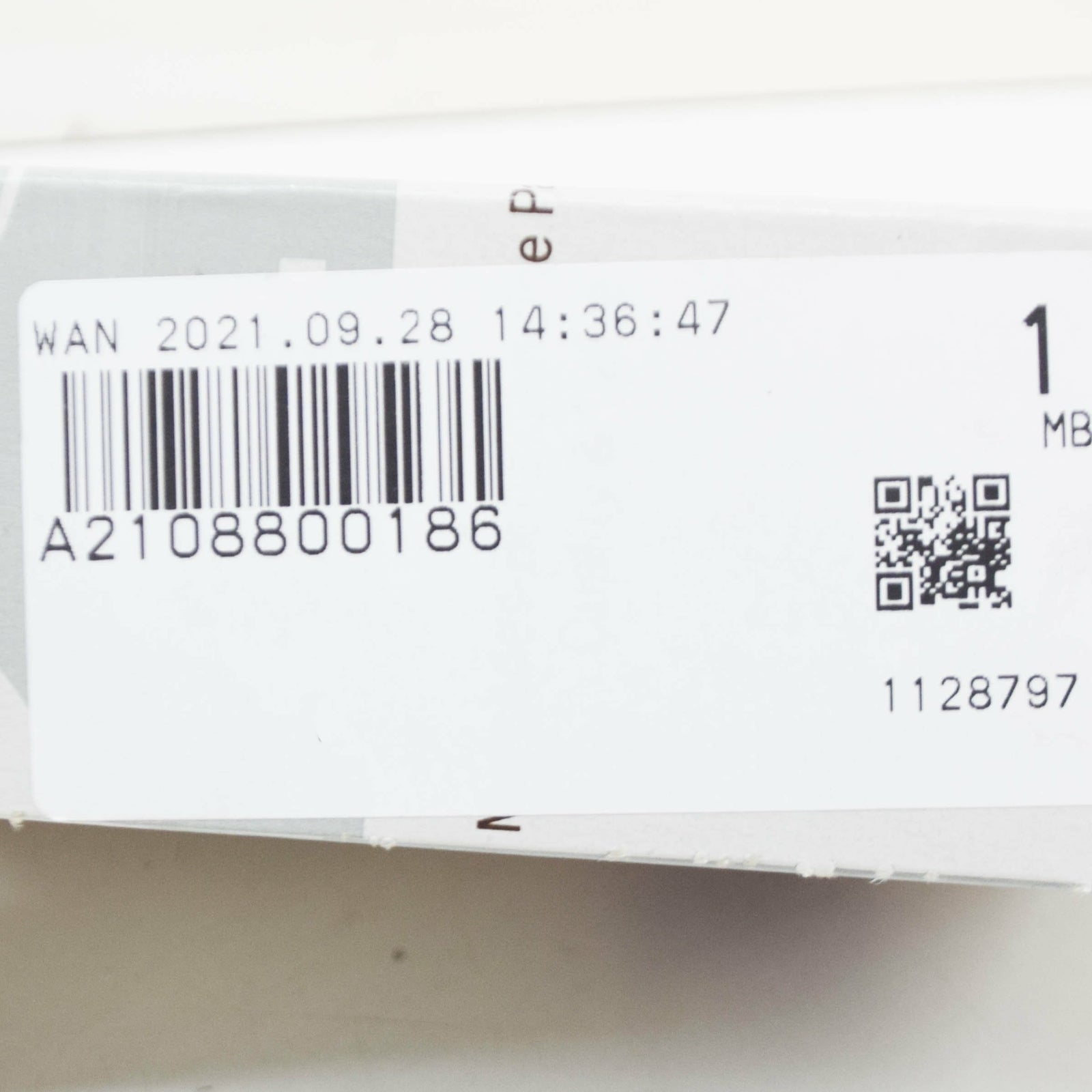 NEW MERCEDES-BENZ E W210 BONNET MERCEDES STAR BADGE A2108800186 ORIGINAL