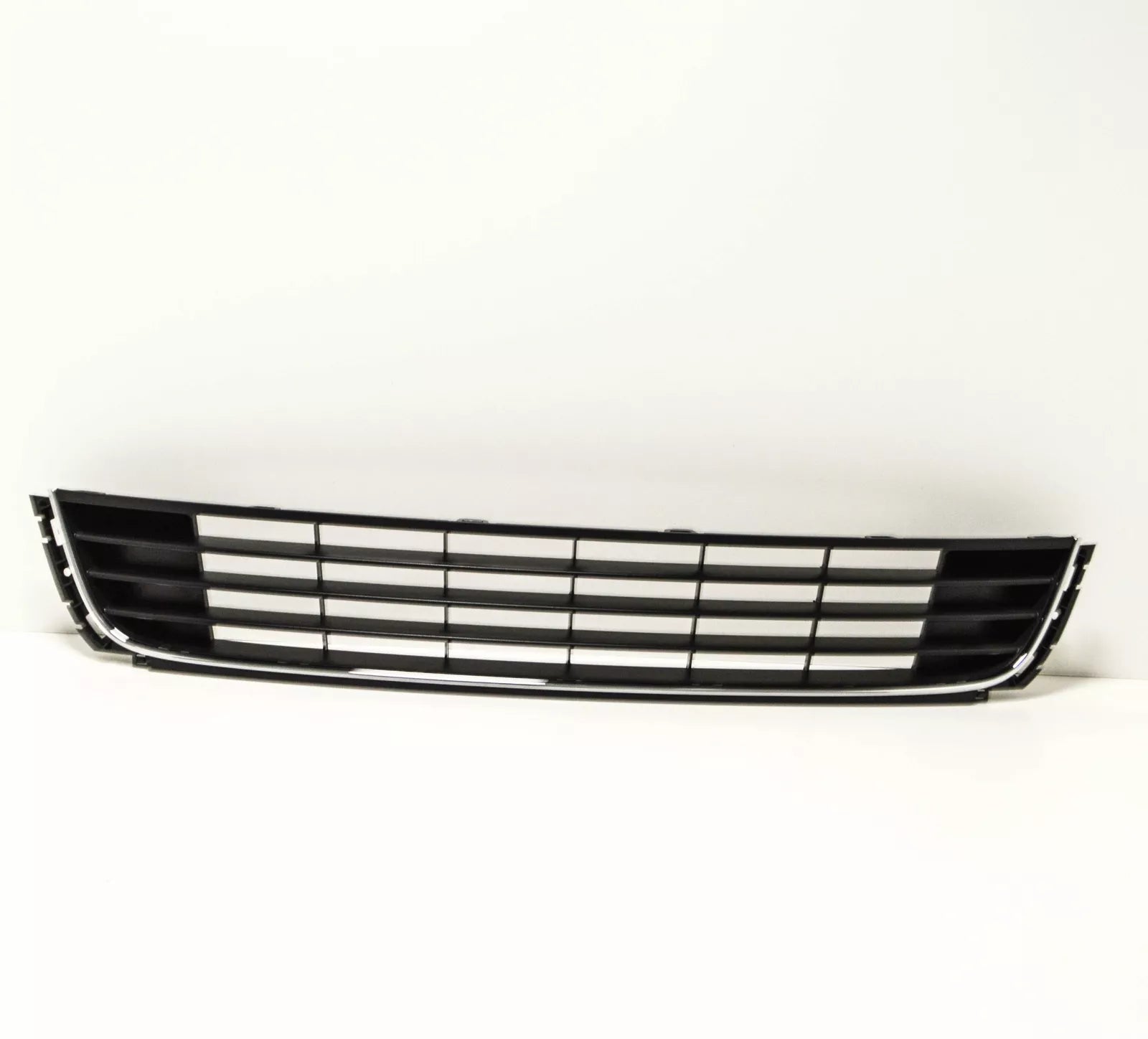 NEW VOLKSWAGEN EOS FRONT BUMPER LOWER GRILLE 1Q0853671DRYP ORIGINAL