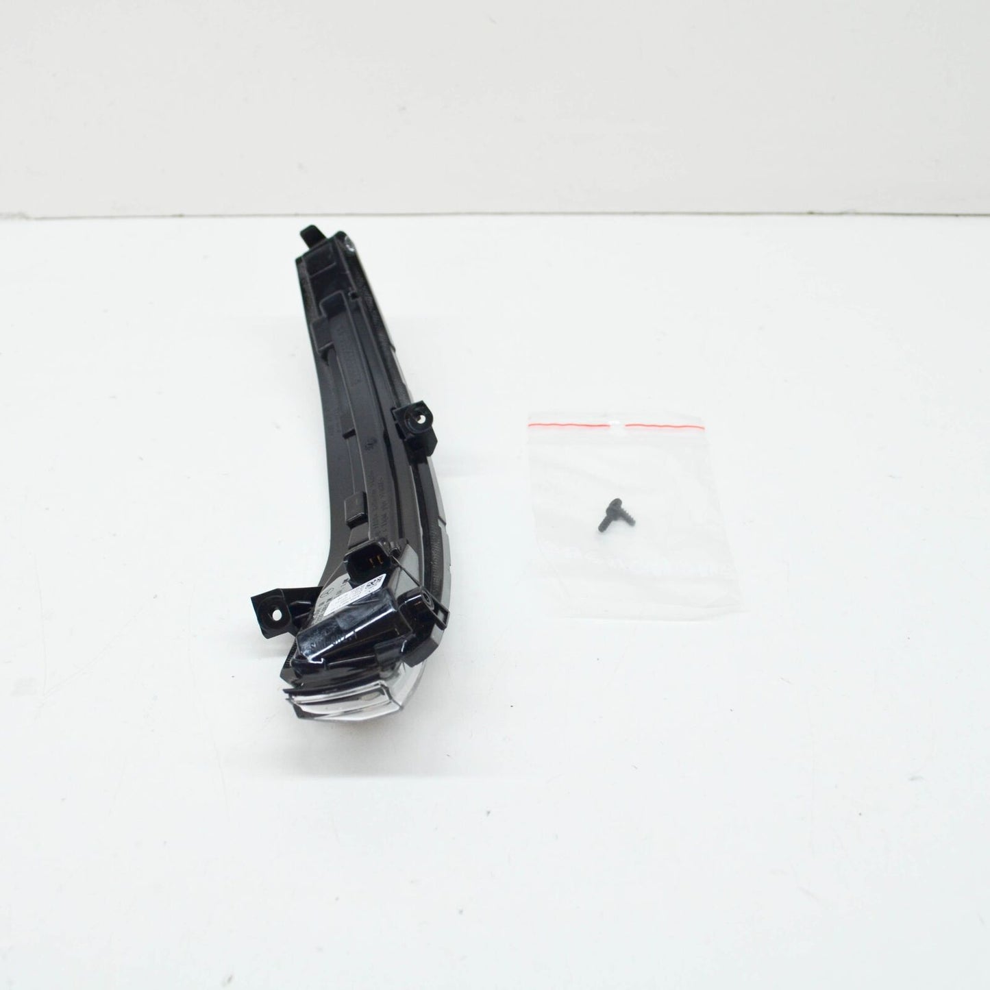 NEW MB E-CLASS W213 LEFT WING MIRROR TURN INDICATOR A0999064701 2017 ORIGINAL