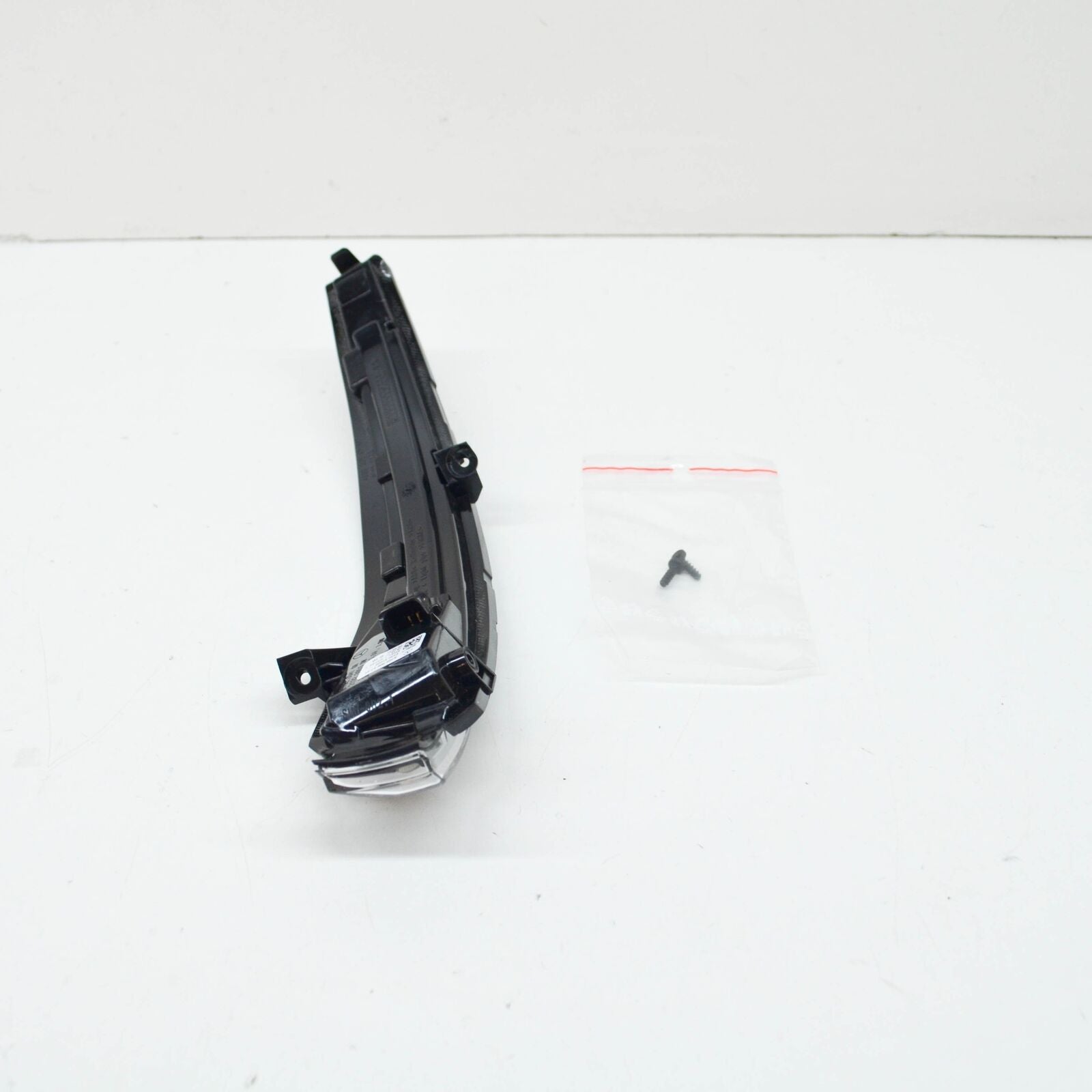 NEW MB E-CLASS W213 LEFT WING MIRROR TURN INDICATOR A0999064701 2017 ORIGINAL