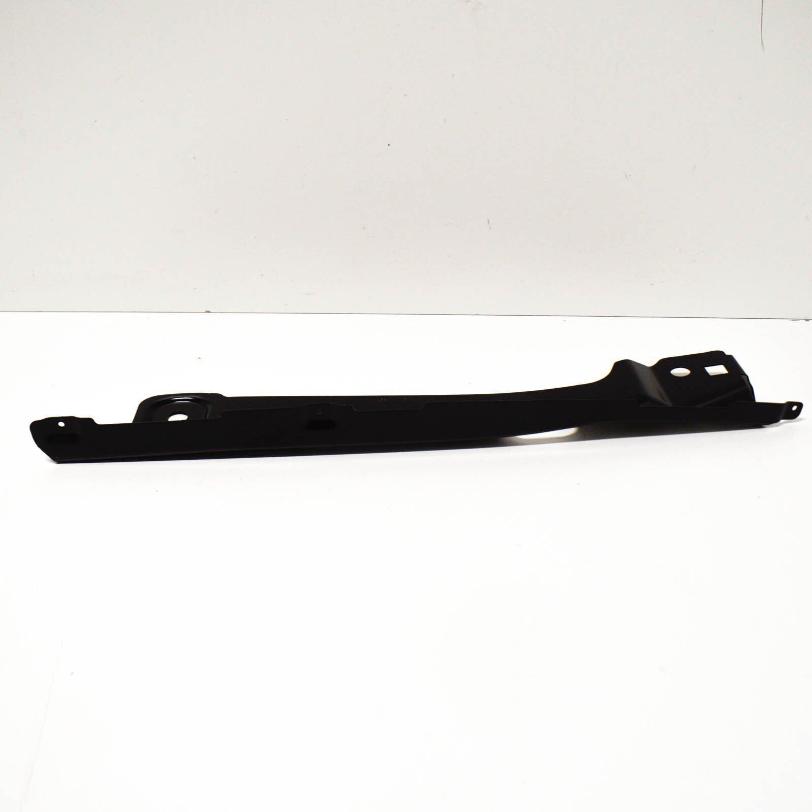 NEW AUDI A3 8V FRONT RIGHT FENDER MOUNTING BRACKET 8V0821468E ORIGINAL