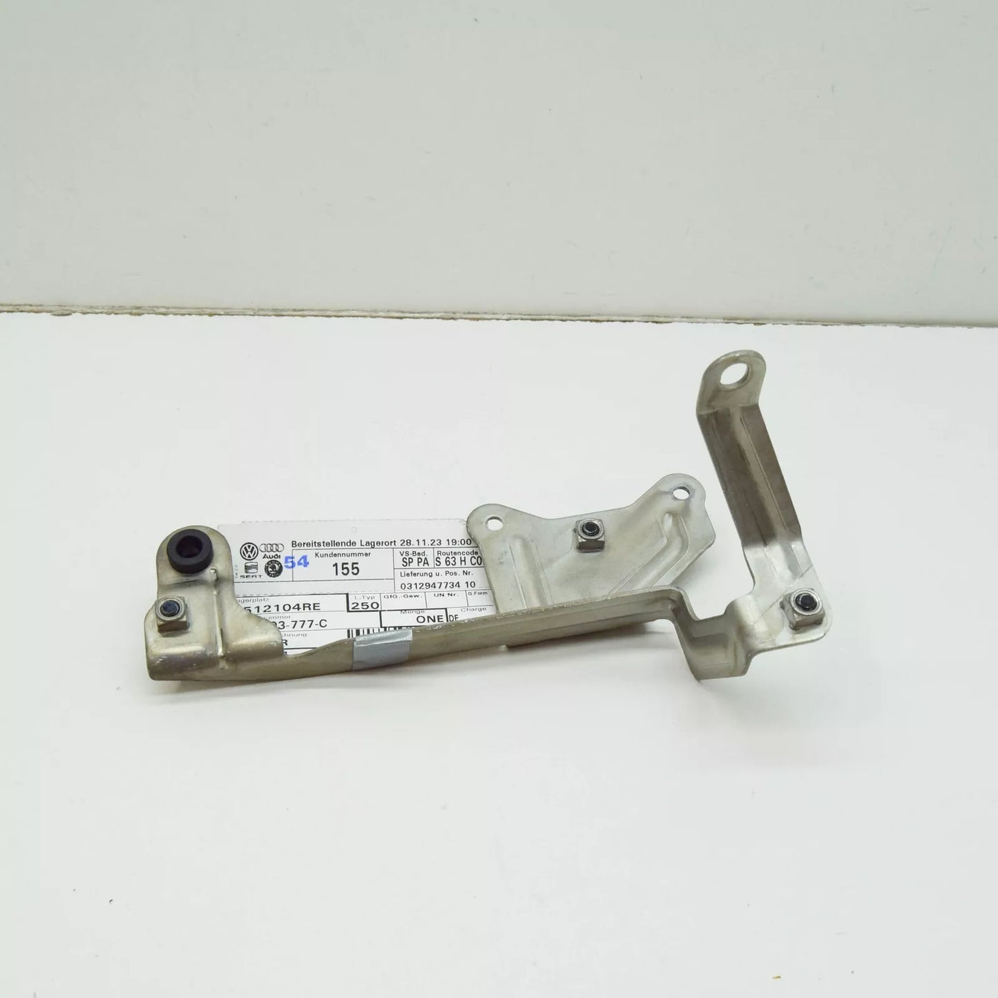 NEW VW TOUAREG 7P ENGINE COVER BRACKET 03H103777C ORIGINAL