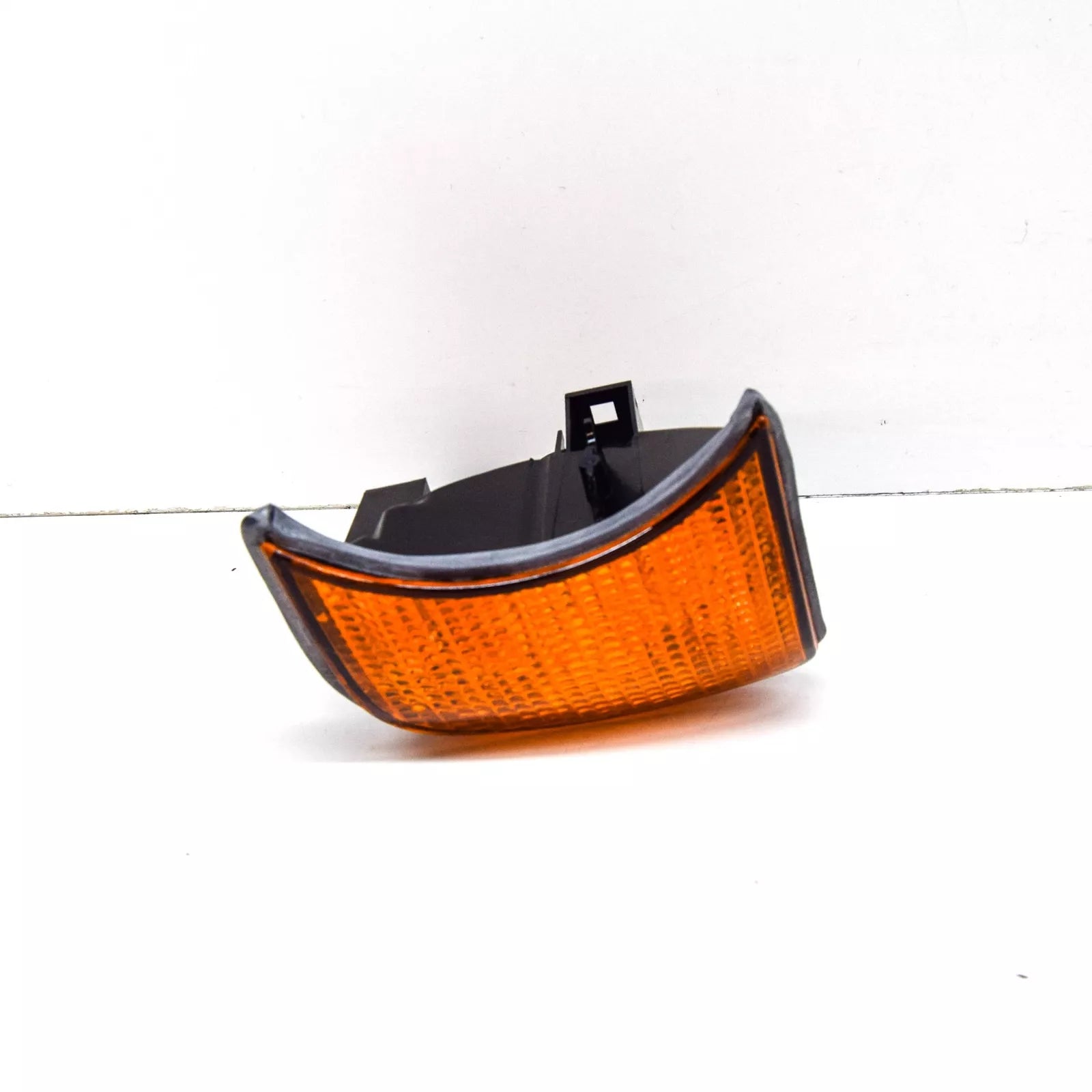 NEW BMW 5 E34 RIGHT TURN LIGHT INDICATOR 63131384034 1384034 ORIGINAL