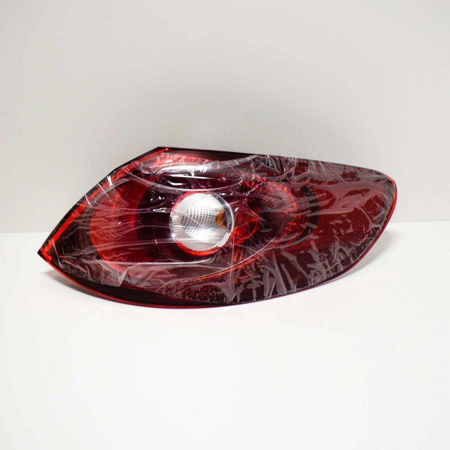 NEW VOLKSWAGEN PASSAT CC REAR RIGHT OUTER TAIL LIGHT LAMP 3C8945208S ORIGINAL