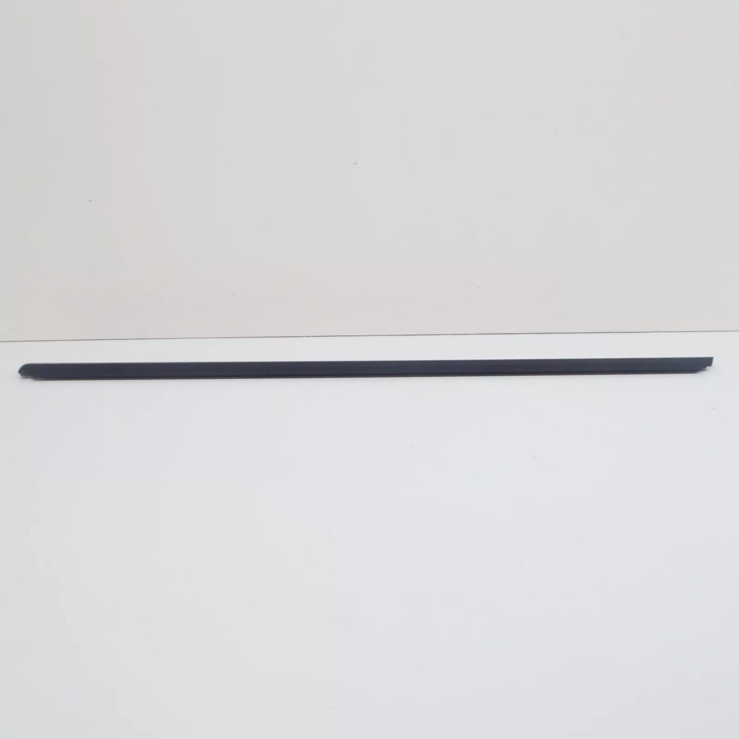 NEW MB VITO W639 FRONT LEFT DOOR WINDOW OUTSIDE SEALING RAIL A6397200424