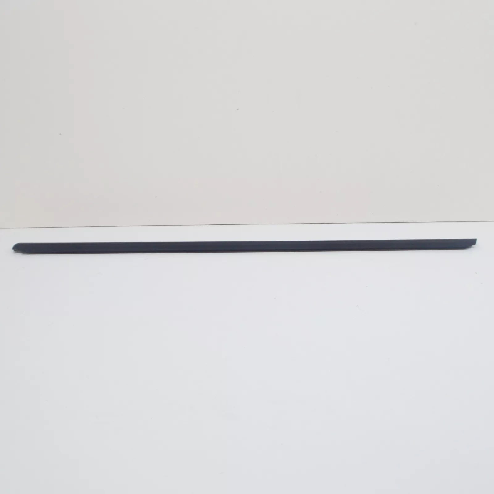 NEW MB VITO W639 FRONT LEFT DOOR WINDOW OUTSIDE SEALING RAIL A6397200424