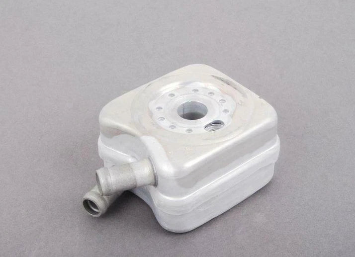 NEW AUDI A3 8P ENGINE OIL COOLER 028117021L ORIGINAL