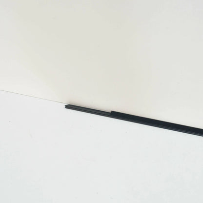 NEW AUDI A3 8P FRONT RIGHT DOOR OUTER WINDOW APERTURE SEAL 8P3837478C