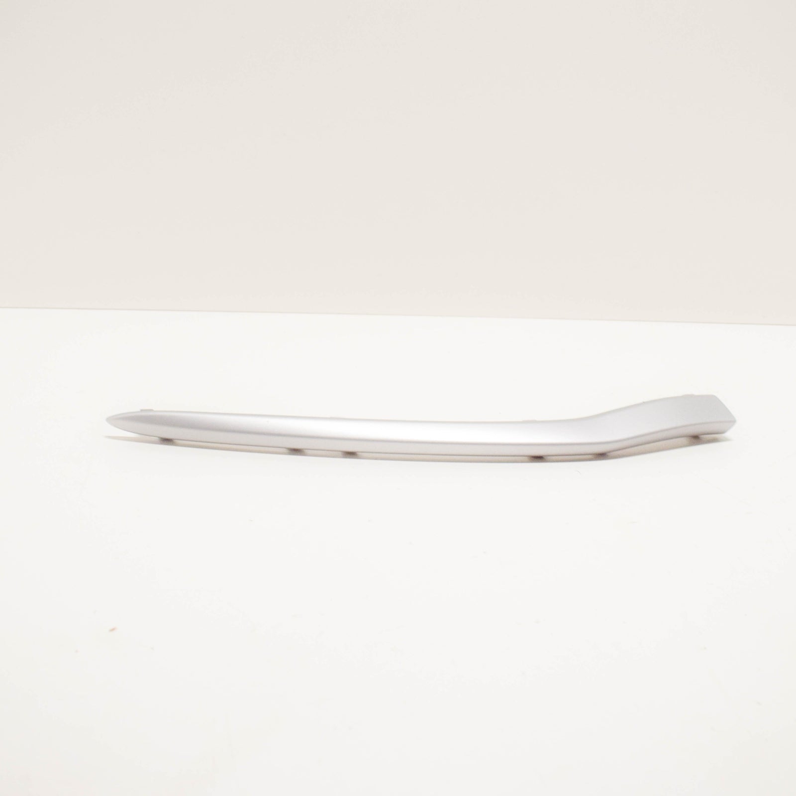 NEW MB GLC C253 AMG FRONT BUMPER RIGHT BOTTOM MOLDING A2538853302 ORIGINAL