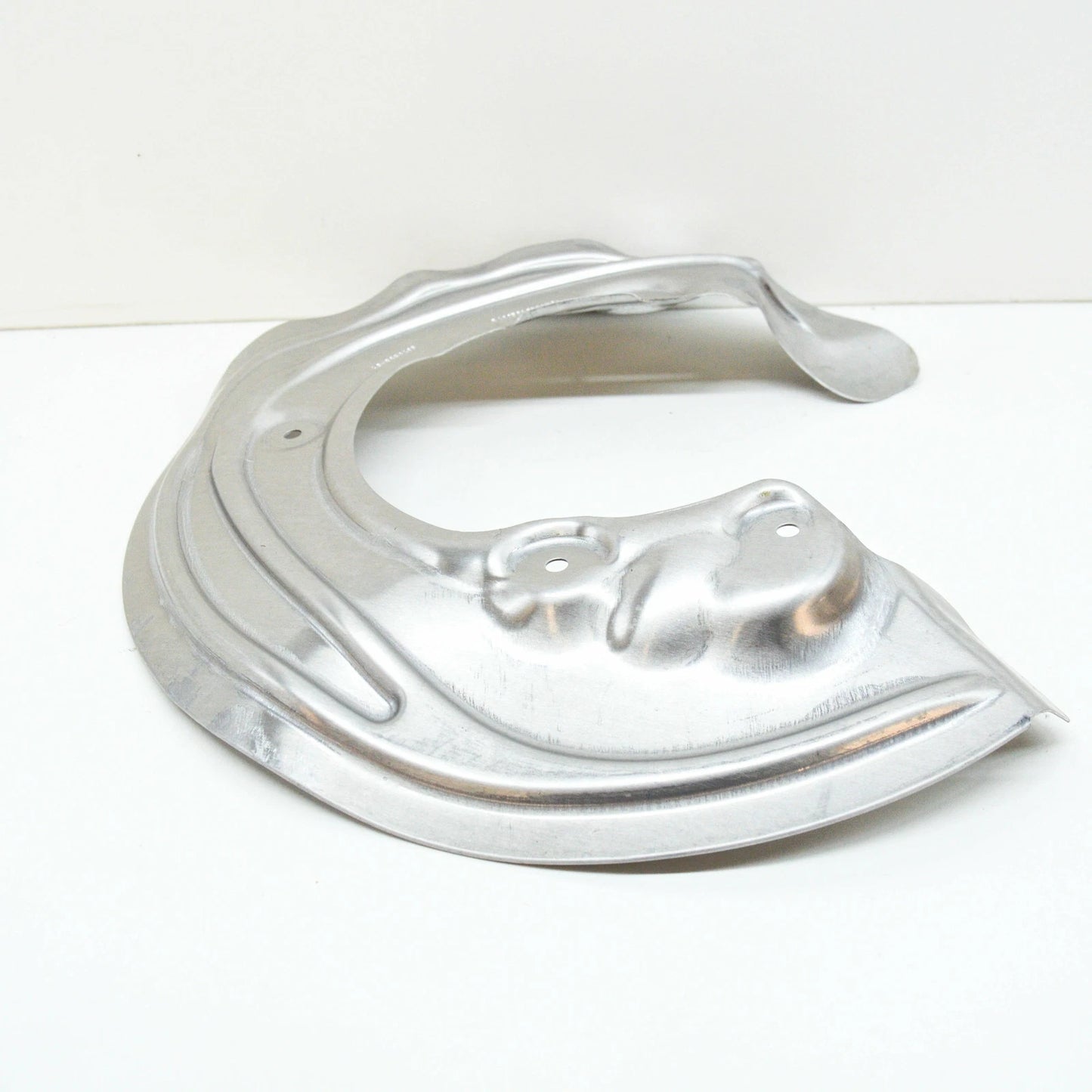 NEW BMW X3 G01 FRONT RIGHT BRAKE DISC PROTECTION PLATE 34106870530 ORIGINAL