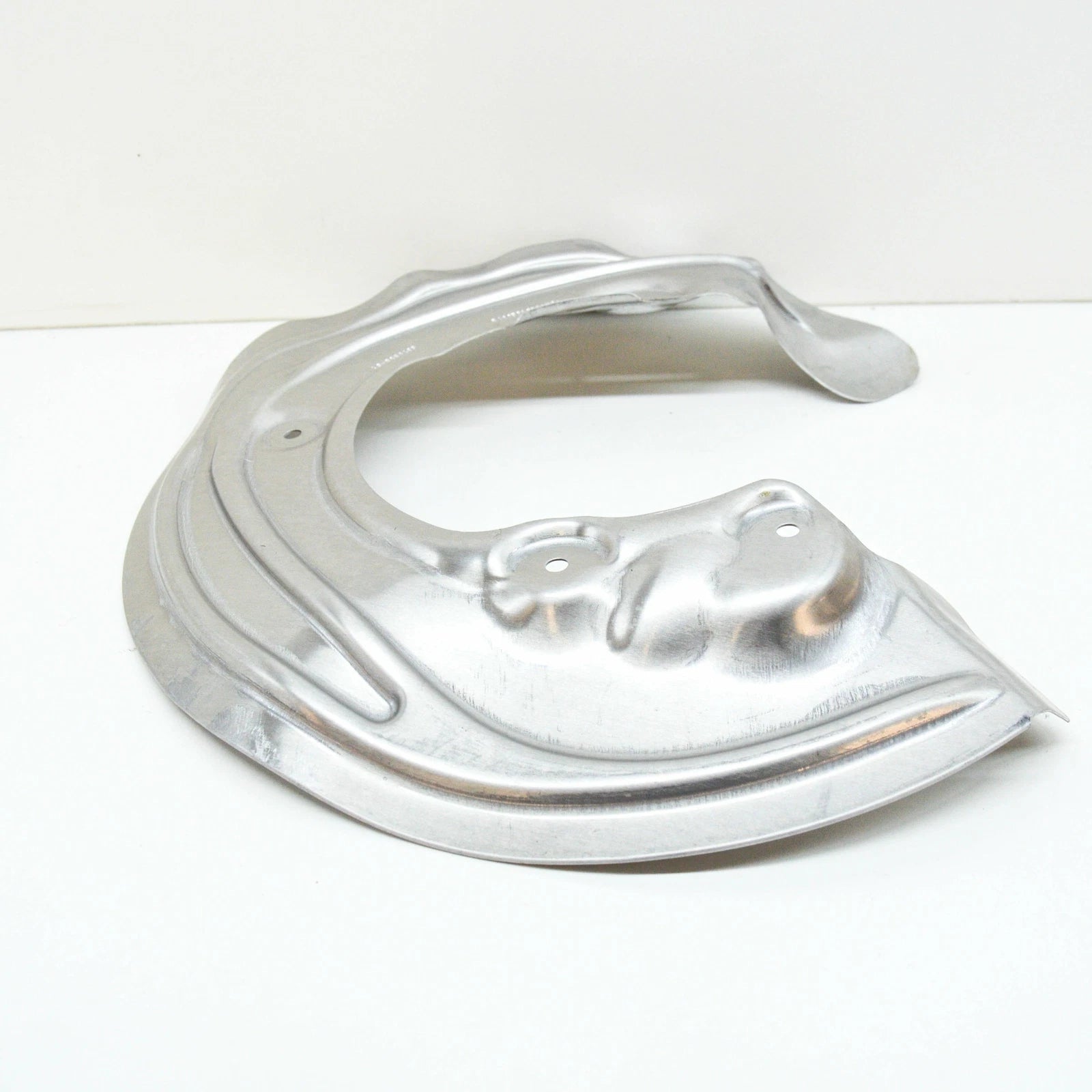 NEW BMW X3 G01 FRONT RIGHT BRAKE DISC PROTECTION PLATE 34106870530 ORIGINAL