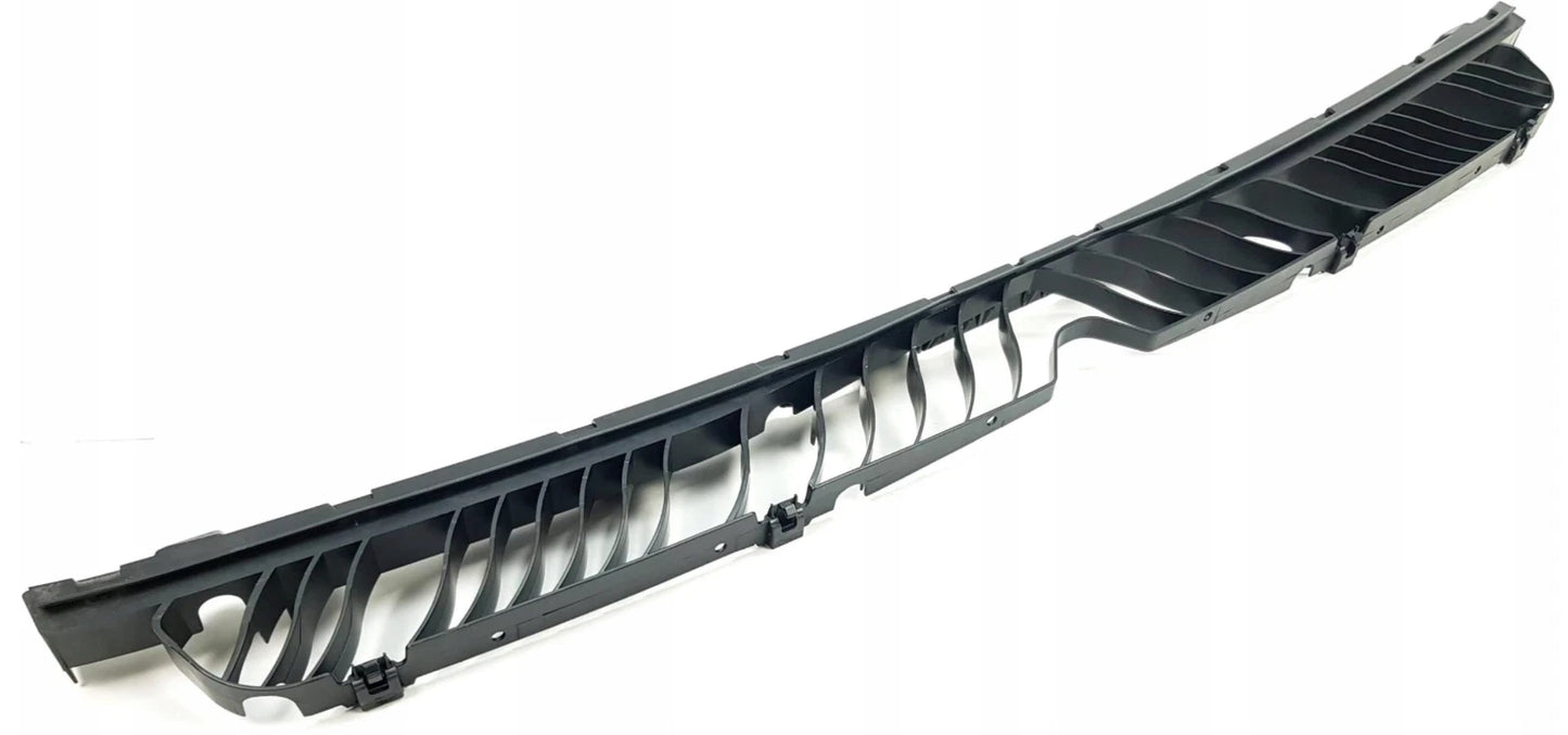 NEW VW TOUAREG CR MK3 REAR BUMPER CENTRE SECURING STRIP 760807863