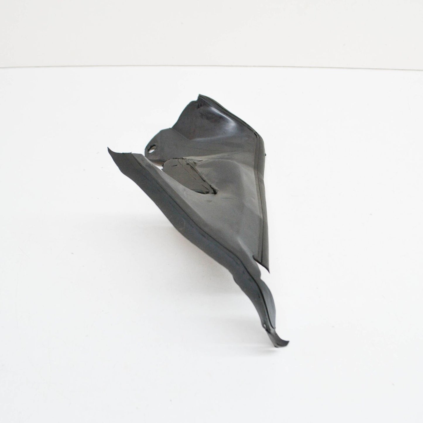 NEW MERCEDES-BENZ S W220 RADIATOR LATERAL RIGHT COVER A2205051088 ORIGINAL