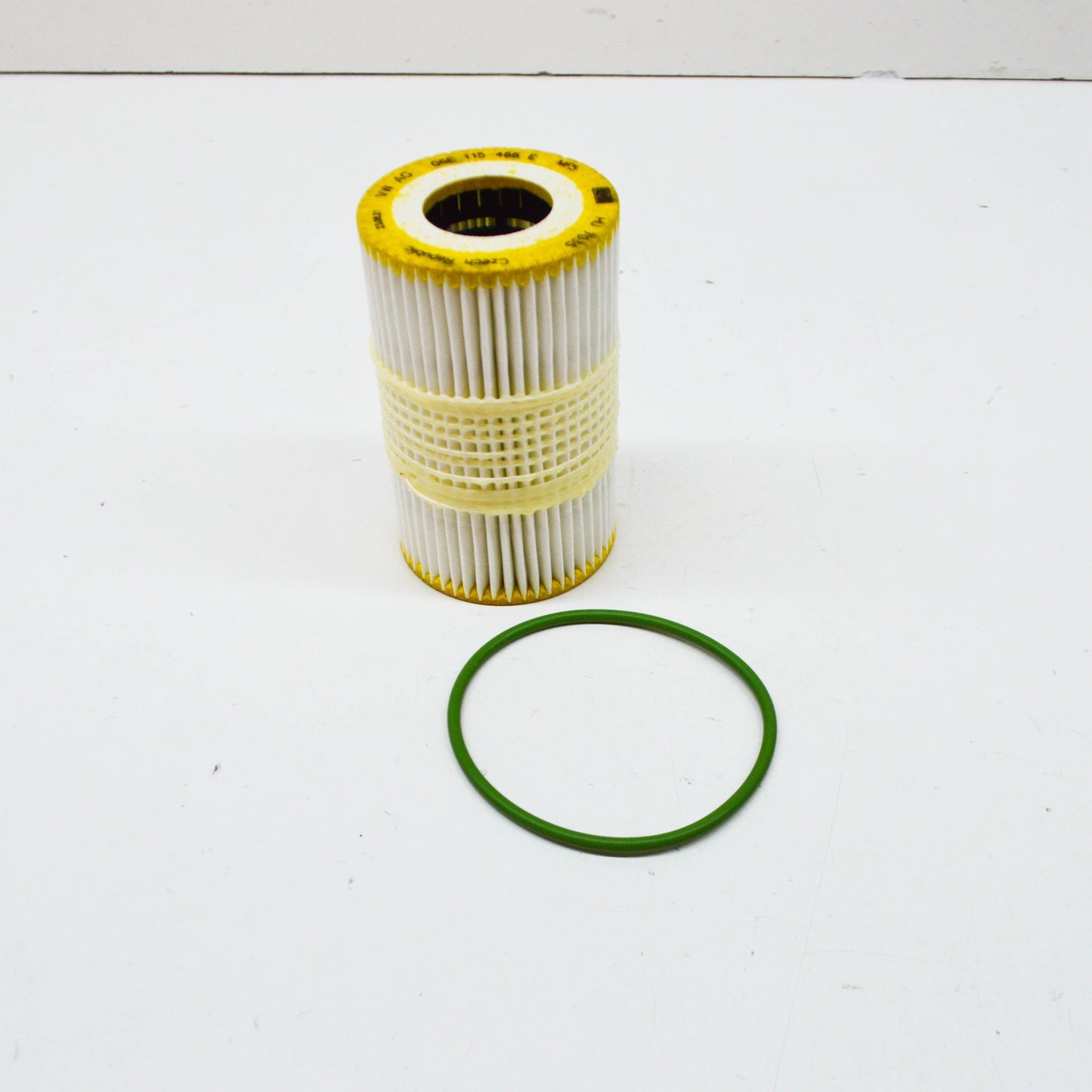 NEW AUDI A6 C6 OIL FILTER 06E115562H 3.0 PETROL ORIGINAL
