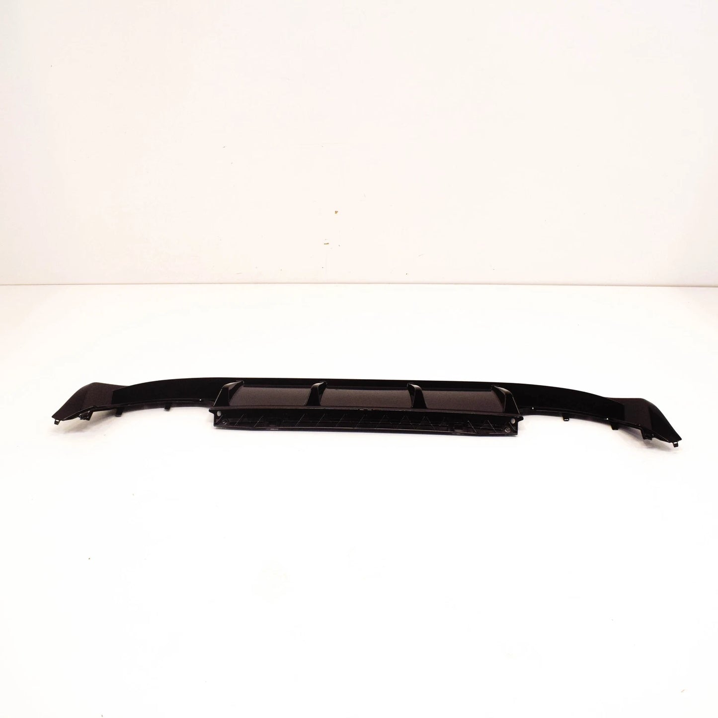 NEW VOLKSWAGEN GOLF MK7 REAR R BUMPER DIFFUSER 5G9807568P041 ORIGINAL