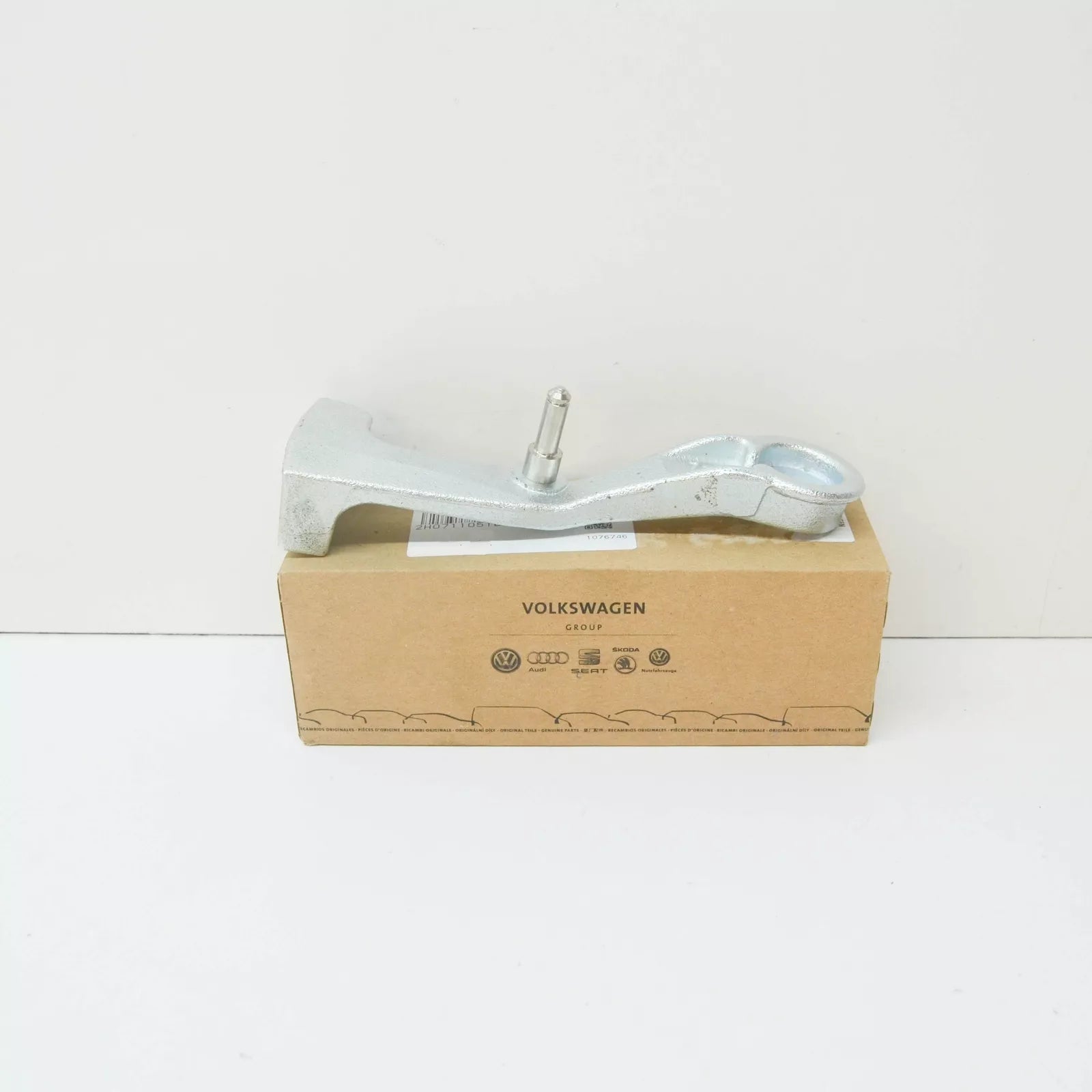 NEW VOLKSWAGEN AMAROK FRONT GEARSHIFT LEVER 2H0711051B