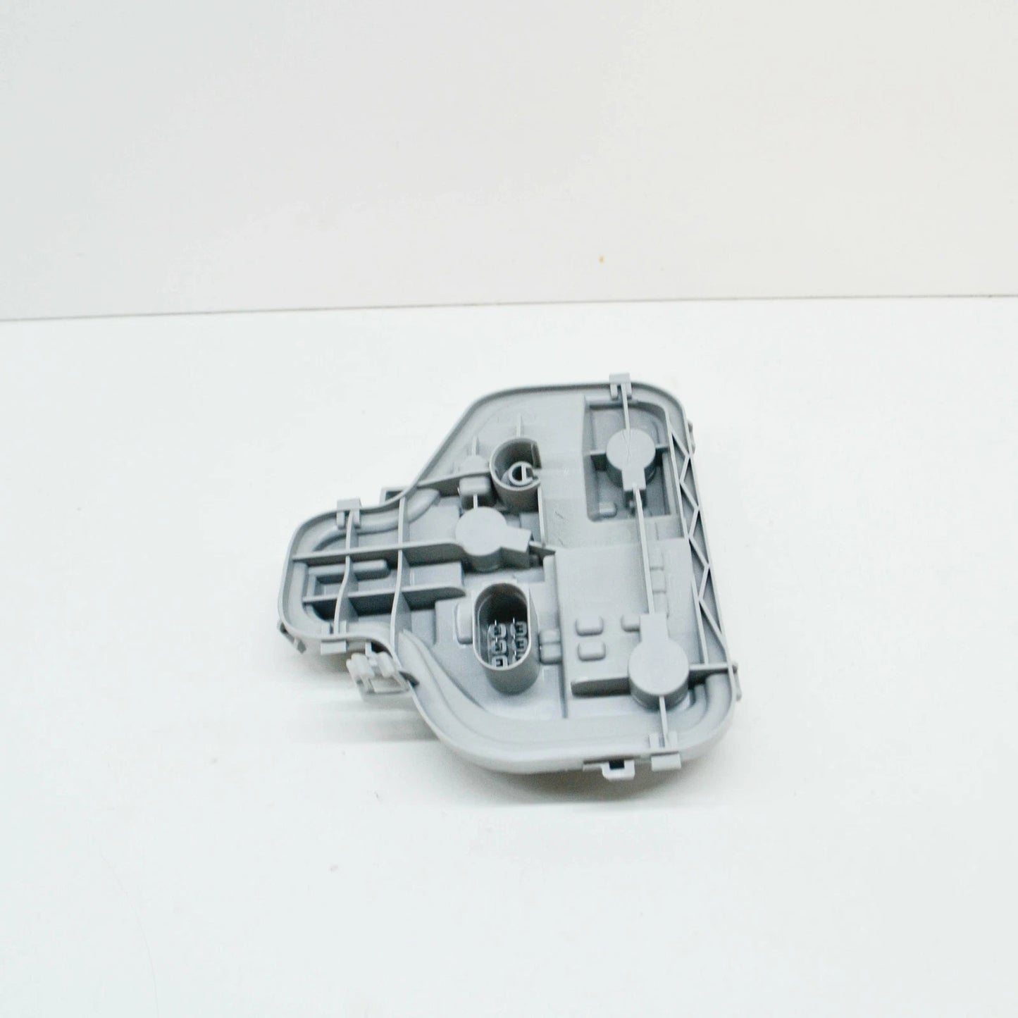 NEW AUDI A3 8P REAR LEFT OUTER TAIL LIGHT BULB HOLDER LHD 8P3945257