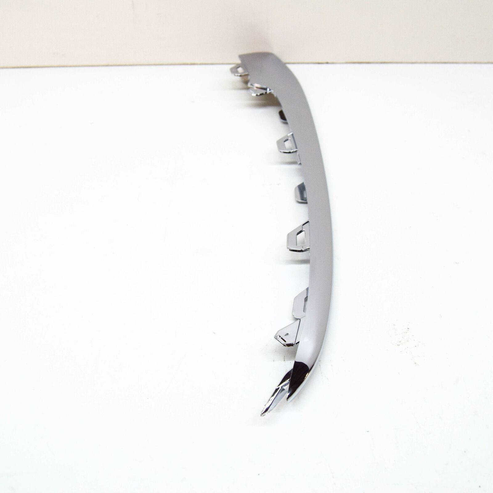 NEW MERCEDES-BENZ S W222 FRONT BUMPER LEFT ORNAMENTAL TRIM A2228857700 ORIGINAL