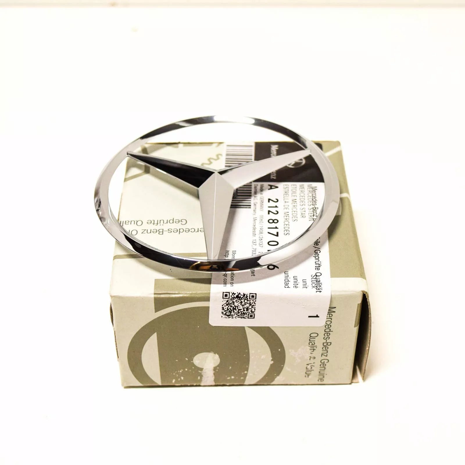 NEW MERCEDES-BENZ E-CLASS W212 BOOTLID BADGE A2128170116 ORIGINAL